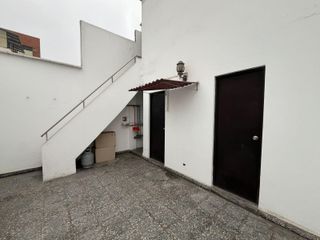 Foto 6 de SE ALQUILA CASA PARA OFICINA PUERTA CERRADA O PARA VIVIENDA  EN SAN ISIDRO