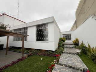 Foto 1 de SE ALQUILA CASA PARA OFICINA PUERTA CERRADA O PARA VIVIENDA  EN SAN ISIDRO
