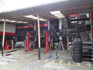 Foto 11 de Casa comercial frente al Supermaxi de San Bartolo 281 metros