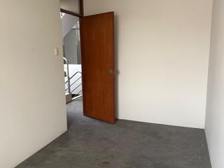Foto 1 de ALQUILER DE HABITACIÓN EN SEGUNDO PISO A POCAS CUADRAS DE CTRA. CENTRAL (ALTURA IDAT SEDE ATE)