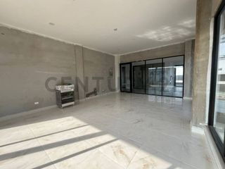 Foto 5 de LOCAL 36m² EN PLAZA COMERCIAL CON TRÁFICO GARANTIZADO URBANIZACIÓN LA JOYA
