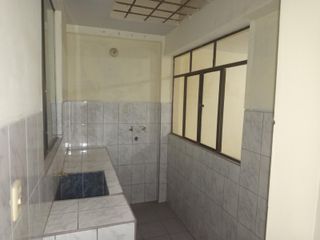 Foto 4 de Alquiler de Departamento en Mariscal Caceres, S.J.L