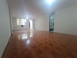 Foto 2 de Se Vende Casa De 2 Pisos En San Martin De Porres