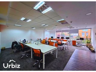 Foto 2 de Arriendo Oficina de 258 m² en Chico en Edificio con Certificación LEED