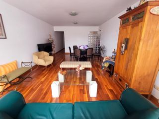 Foto 3 de ¡Oportunidad Única En Miraflores! Dpto 110?M²   2 Cocheras Y Depósito