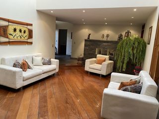 Foto 4 de LINDA CASA EN VENTA EN CONDOMINIO TRES MARIAS SURCO DE 4 DORM 4 BAÑOS Y JARDIN