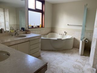 Foto 14 de LINDA CASA EN VENTA EN CONDOMINIO TRES MARIAS SURCO DE 4 DORM 4 BAÑOS Y JARDIN