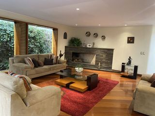 Foto 6 de LINDA CASA EN VENTA EN CONDOMINIO TRES MARIAS SURCO DE 4 DORM 4 BAÑOS Y JARDIN