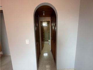 ARRIENDO EN QUINTO PISO SIN ASCENSOR