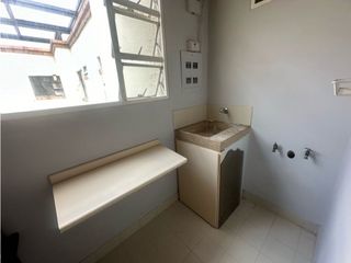 ARRIENDO EN QUINTO PISO SIN ASCENSOR