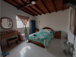 AMPLIO Y CÓMODO APARTAMENTO(MLS#248607)