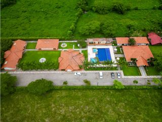 Foto 2 de En Venta Hotel Campestre en Villavicencio, Meta (Vía Puerto López)