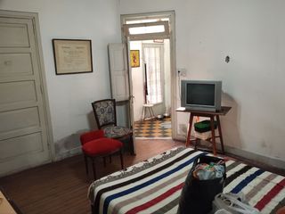 Venta Casa 4 amb cochera a refaccionar Ciudadela