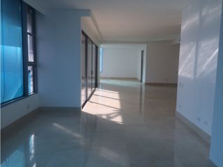 SE VENDE APARTAMENTO EN ZONA GOLF