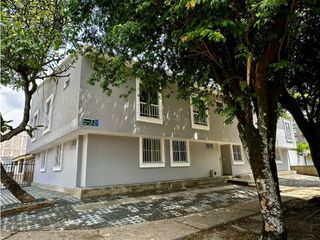 Foto 1 de ALQUILER DE APARTAESTUDIO 1er PISO BARRIO VIPASA