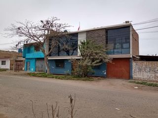 Casa de dos pisos cerca a Avenida principal en Trujillo