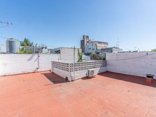 VENTA PH 3 AMBIENTES - PATIO Y TERRAZA PROPIOS