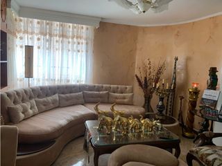 Foto 1 de VENTA APARTAMENTO UNIFAMILIAR  LAURELES
