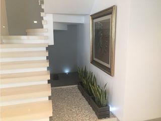 SE VENDE ESPECTACULAR APTO EN ALTO PRADO