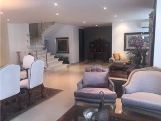 SE VENDE ESPECTACULAR APTO EN ALTO PRADO