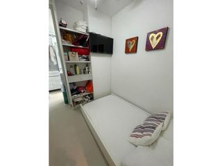 VENDO APARTAMENTO EN BUEN  SECTOR DE LA CIUDAD