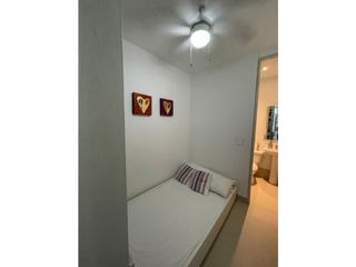 VENDO APARTAMENTO EN BUEN  SECTOR DE LA CIUDAD