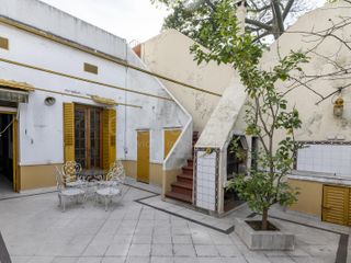 Casa 5 ambientes en  Floresta con Pileta, Quincho y Jardin