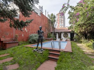 Casa 5 ambientes en  Floresta con Pileta, Quincho y Jardin