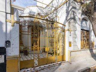 Casa 5 ambientes en  Floresta con Pileta, Quincho y Jardin