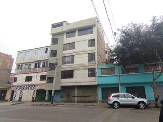 Departamento en 4to piso cerca a parque en la Victoria