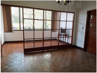 Casa Comercial/Vivienda en Arriendo en Medellín Sector Laureles