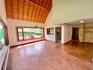 Casa Campestre en Llanogrande cerca al Club en Arriendo