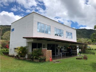 VENTA DE CASA CAMPESTRE - RESTREPO VALLE