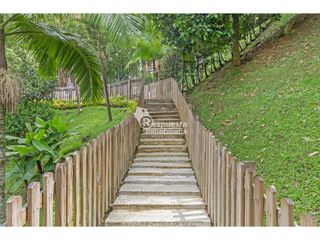 Vendo hermosa Casa en el poblado Loma El Campestre. Medellin