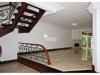 Venta Casa (unidad cerrada) en El Poblado, Medellin el tesoro.