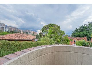 Venta de Casa  Magestuosa en el El Poblado, Tranversal Superior.