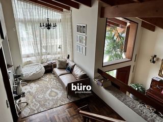 Foto 2 de HERMOSA CASA EN VENTA MUY BIEN UBICADA EN AURORA MIRAFLORES