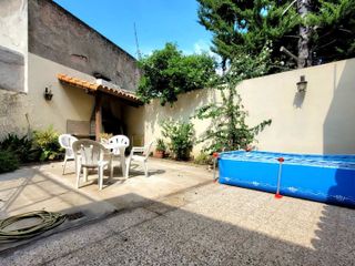 VENTA CASA MULTIFAMILIAR 6 AMB LOTE PROPIO.