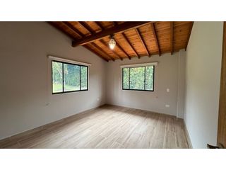 Casa campestre con 4 habitaciones en Pontezuela Rionegro