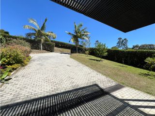 CASA EN UNIDAD CERRADA EN EL TABLAZO