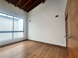 Foto 4 de Venta de casa unidad cerrada en la ceja de 148m2