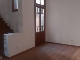 Casa en venta - 3 Dormitorios 2 Baños - 145Mts2 - Liniers