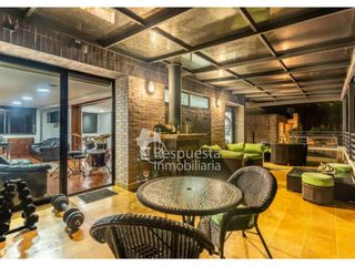 Venta en el poblado, hermosa casa con piscina privada en Medellín