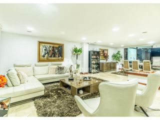 Venta en el poblado, hermosa casa con piscina privada en Medellín