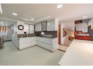 Vendo Hermosa Casa, urbanizacion cerrada Envigado - Loma de cumbres