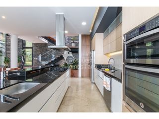 Venta Casa con piscina privada. El Poblado, La Calera, Medellín