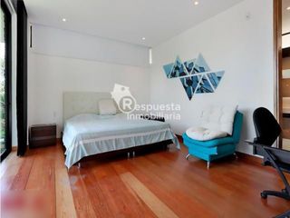 Venta de casa exclusiva con piscina privada en El Poblado, Medellin