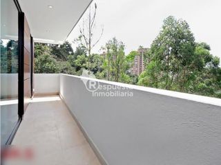 Venta de casa exclusiva con piscina privada en El Poblado, Medellin