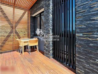 Venta de casa exclusiva con piscina privada en El Poblado, Medellin