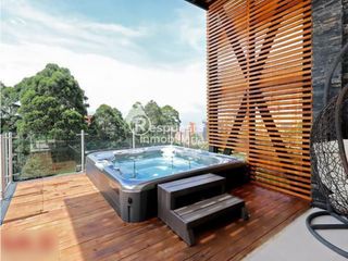 Venta de casa exclusiva con piscina privada en El Poblado, Medellin